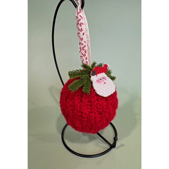 Handmade Crocheted Christmas Ornament Ball  Bauble  Tree Decoration   CO2 - Picture 4 of 5